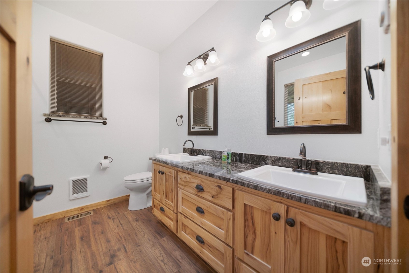 980 Rowe Road Camano Island, WA 98282 - Photo 16 of 37 Gallery Image 16