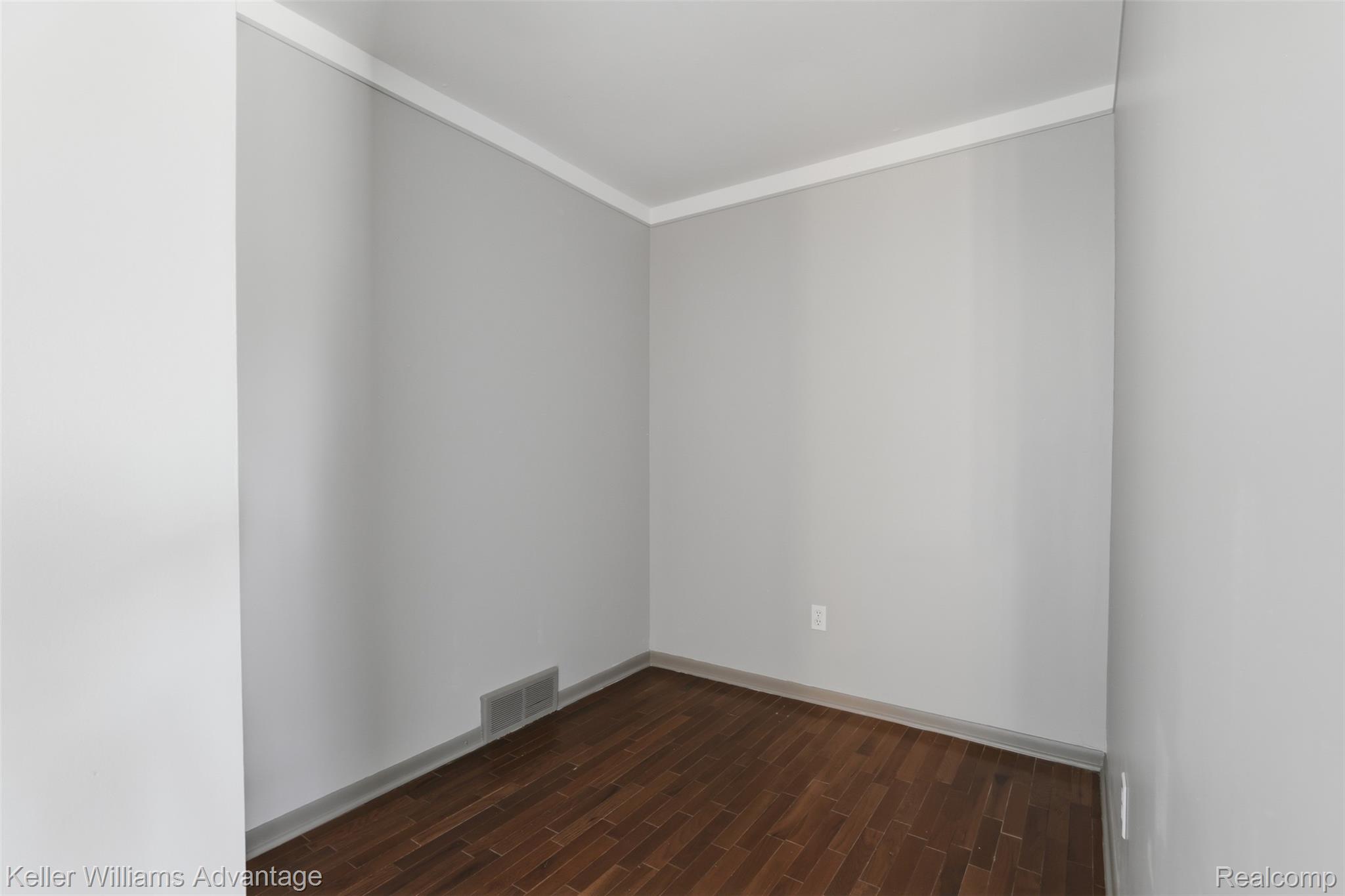 28800 Sibley Road Romulus, MI 48174 - Photo 22 of 60 25_28800 sibley rd-22.jpg