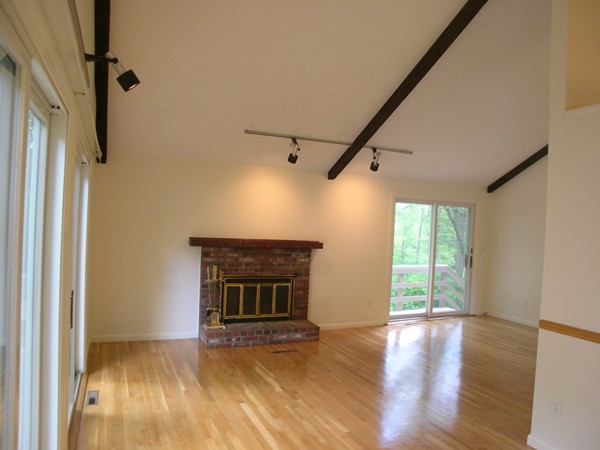 11 Foothill Road Framingham, MA 01702 - Photo 4 of 27 Gallery Image 4