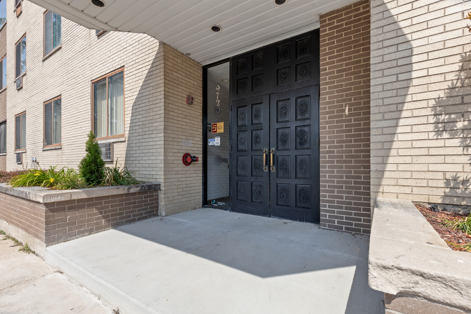 9720 South Pulaski Road, Unit 502 Oak Lawn, IL 60453 - Photo 3 of 20 Gallery Image 3