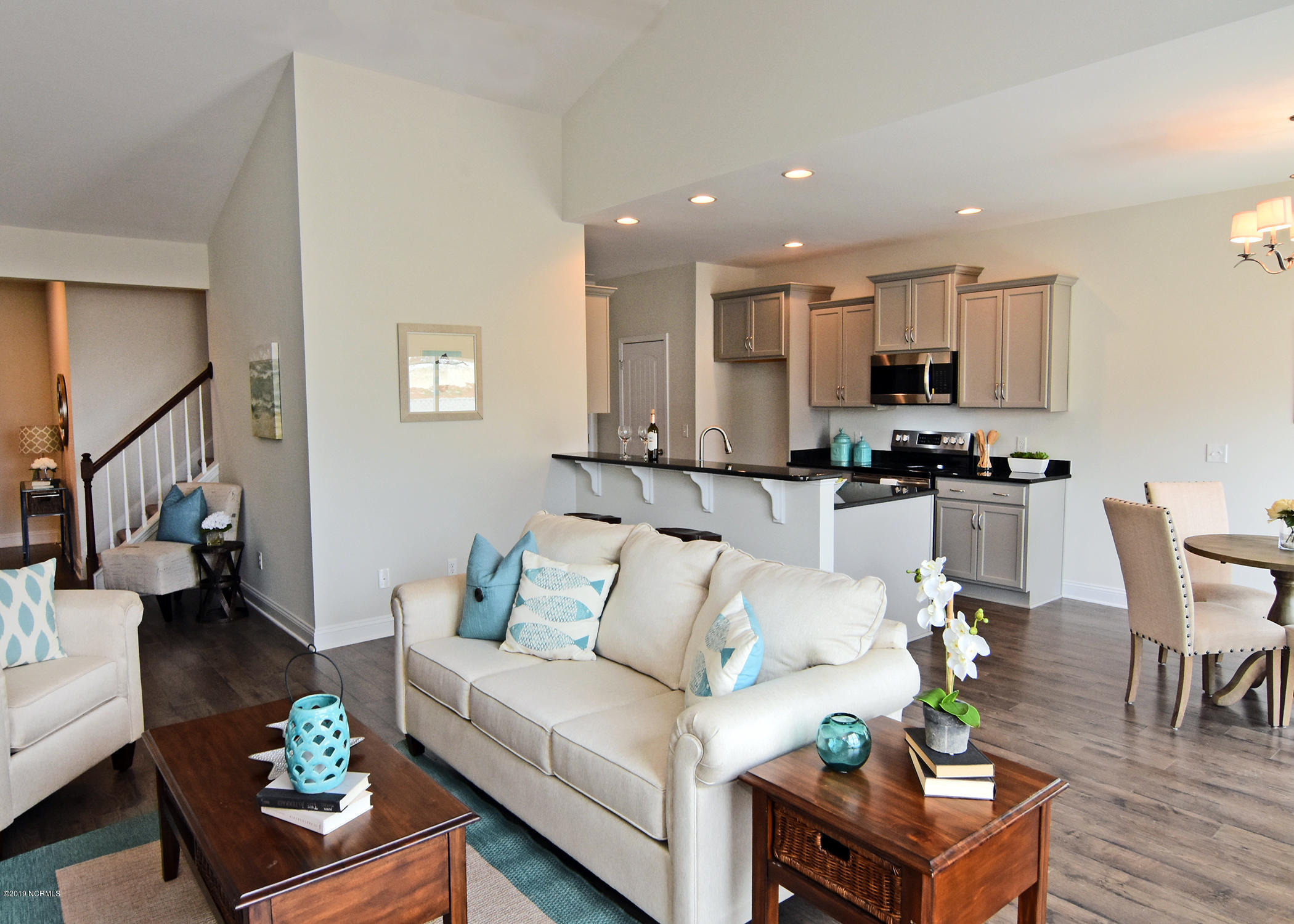 424 Lehigh Road Wilmington, NC 28412 - Photo 4 of 11 Living Area