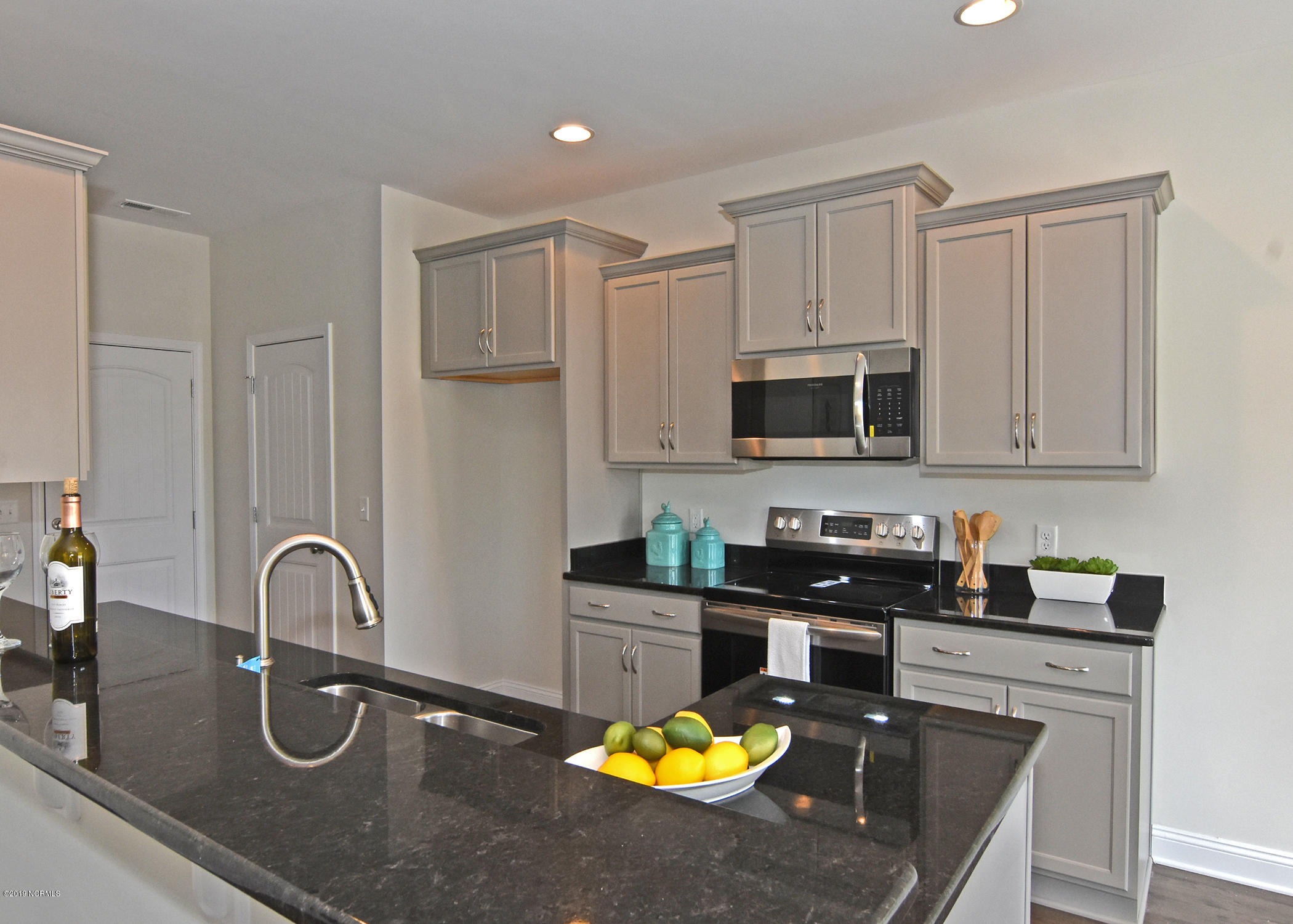 424 Lehigh Road Wilmington, NC 28412 - Photo 7 of 11 Kitchen 2