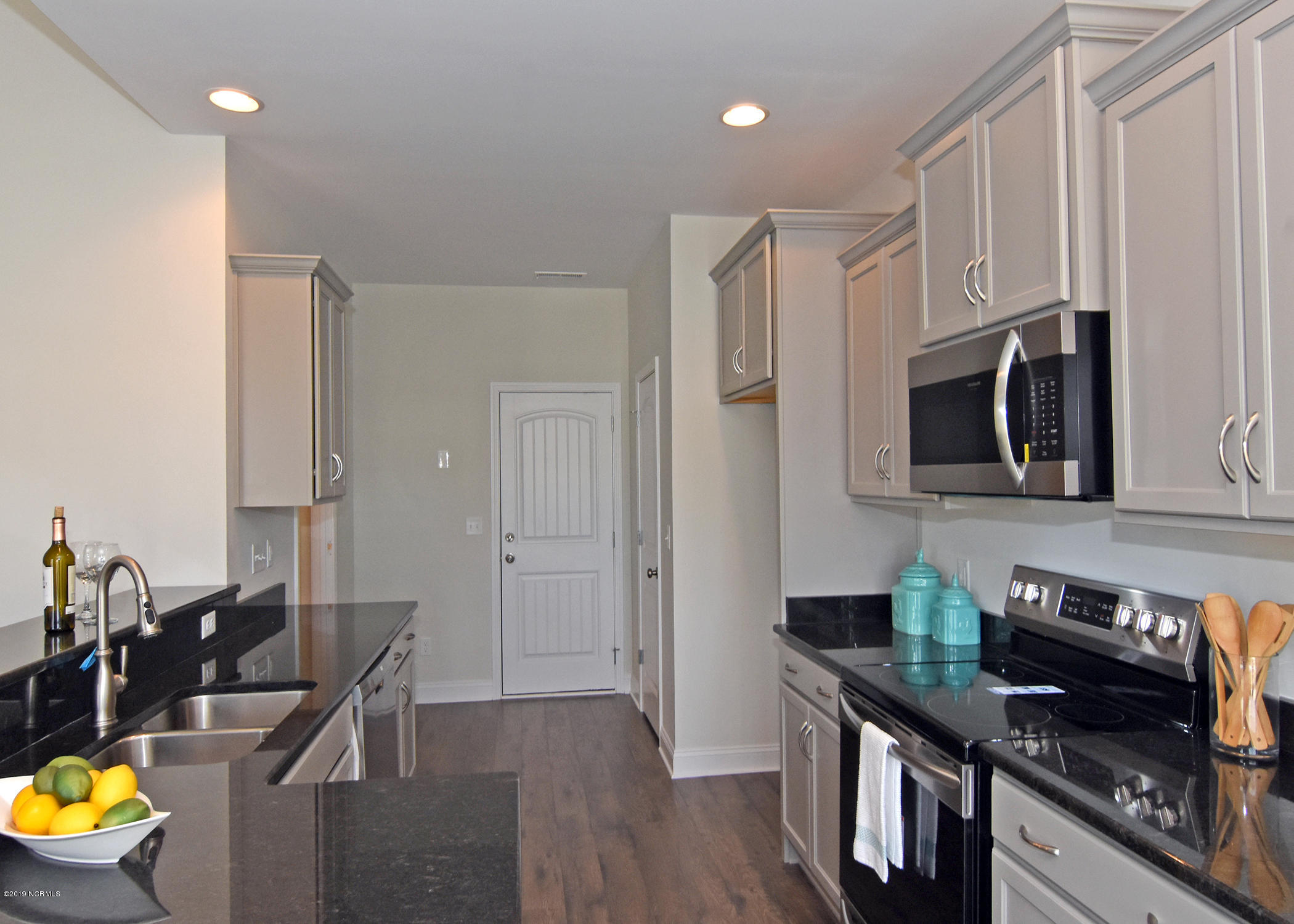 424 Lehigh Road Wilmington, NC 28412 - Photo 8 of 11 Kitchen