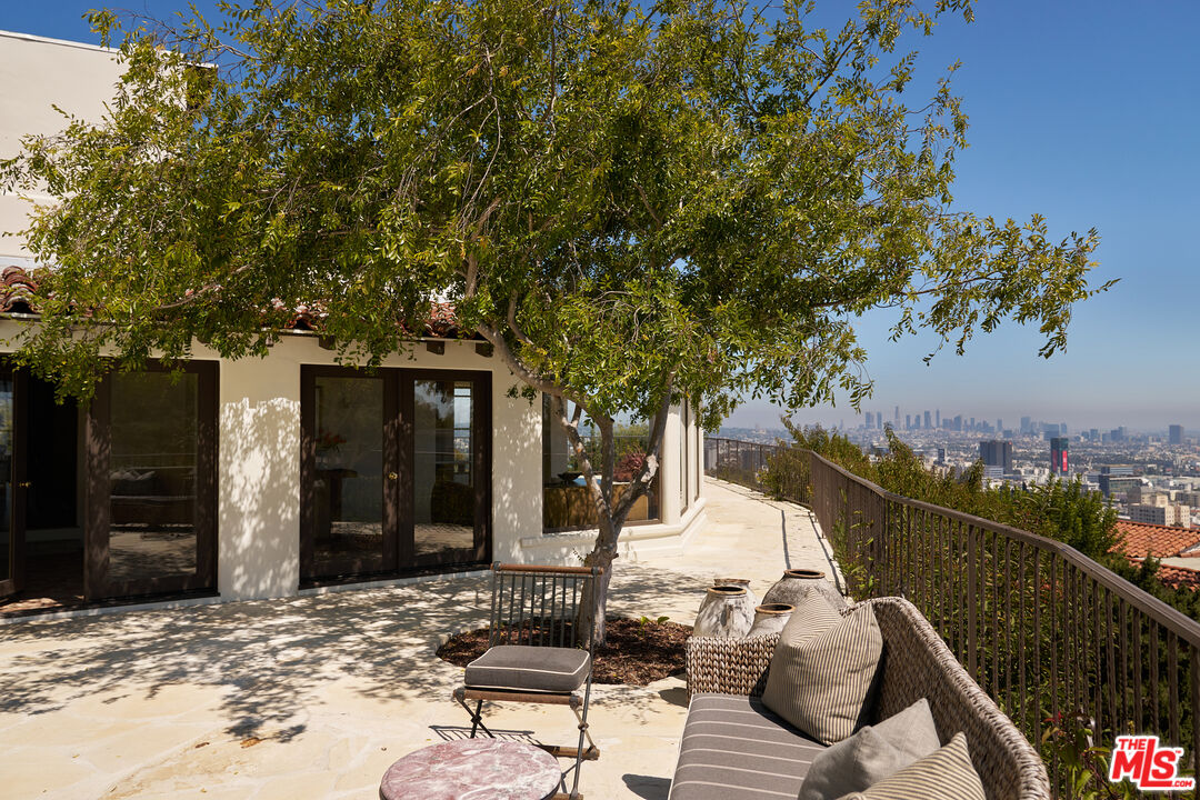 6911 Los Tilos Road Los Angeles, CA 90068 - Photo 41 of 44
