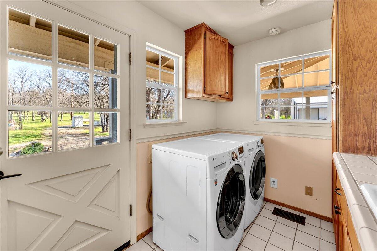 15525 Bowman Road Red Bluff, CA 96080 - Photo 13 of 148 Laundry