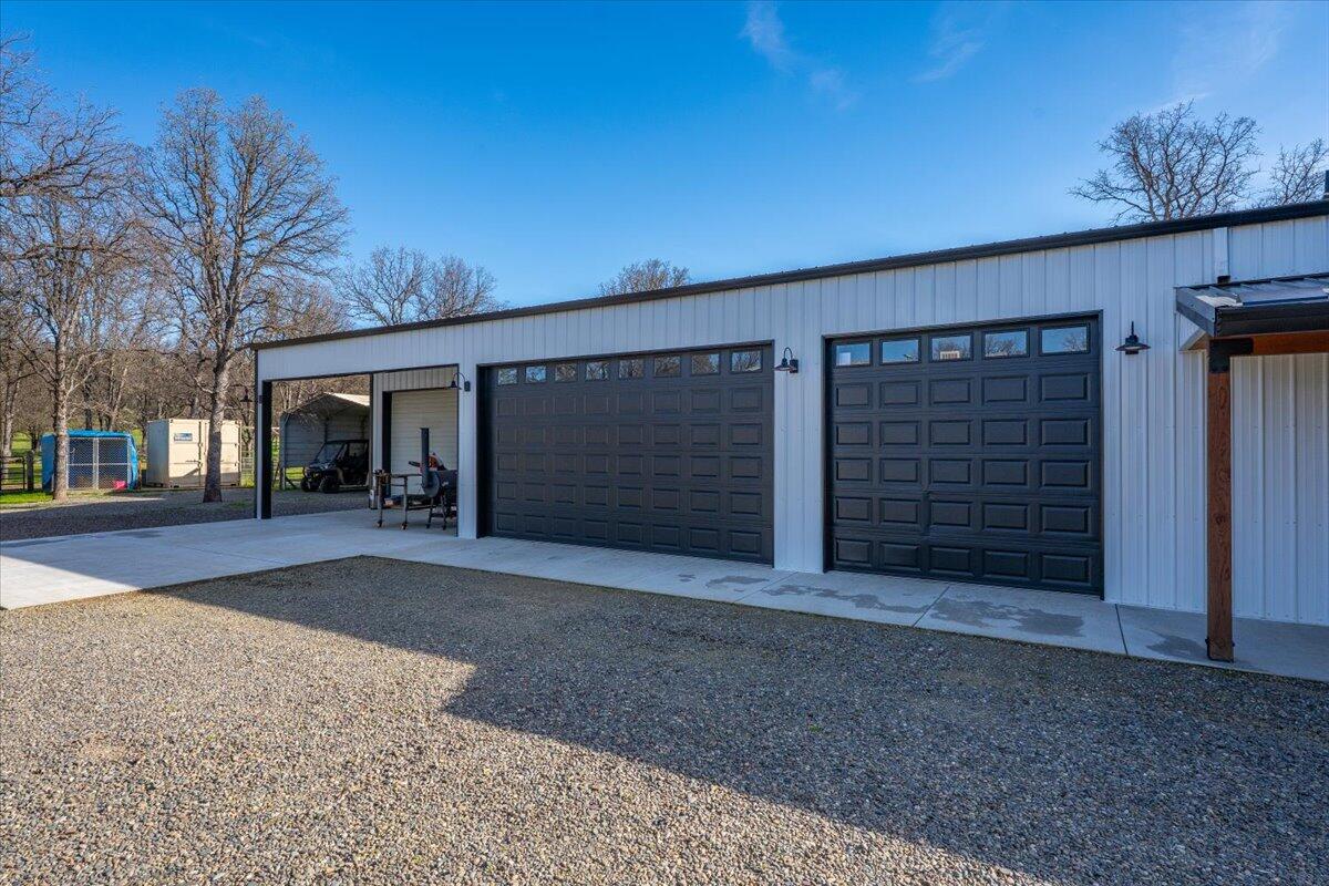 15525 Bowman Road Red Bluff, CA 96080 - Photo 32 of 148 Garage - over 1400sf