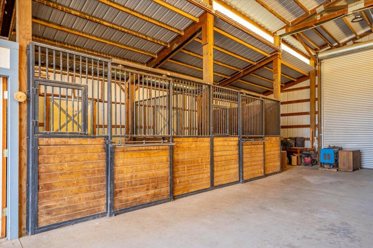 15525 Bowman Road Red Bluff, CA 96080 - Photo 37 of 148 Stalls