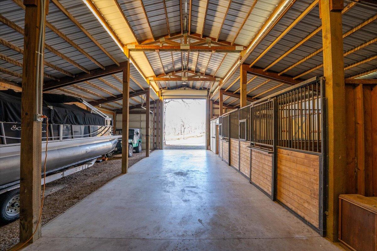 15525 Bowman Road Red Bluff, CA 96080 - Photo 38 of 148 Barn