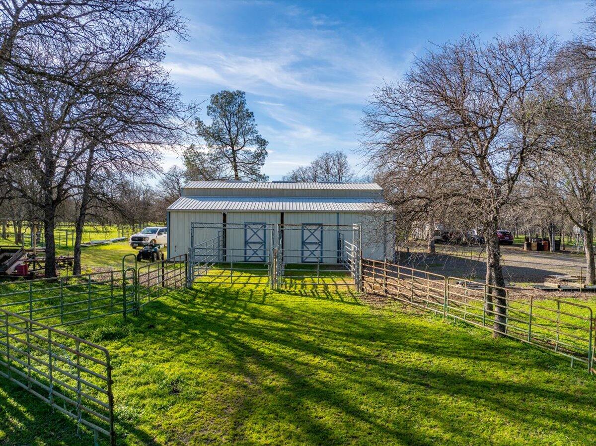 15525 Bowman Road Red Bluff, CA 96080 - Photo 4 of 148 Horse ready