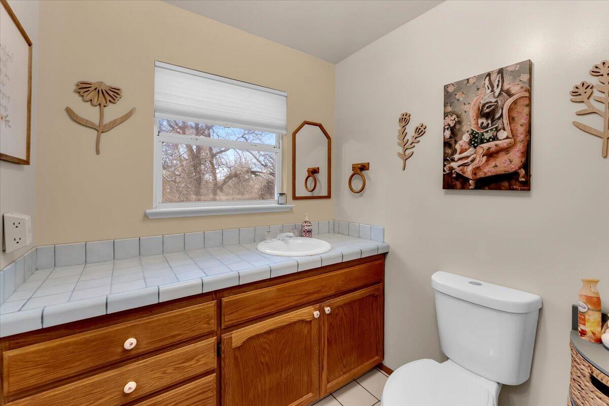 15525 Bowman Road Red Bluff, CA 96080 - Photo 71 of 148 Hall bath