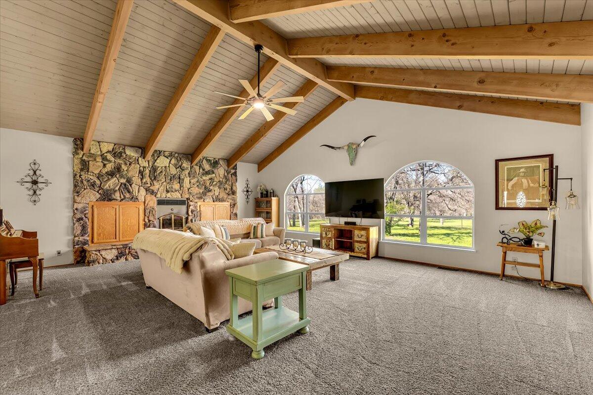15525 Bowman Road Red Bluff, CA 96080 - Photo 9 of 148 Huge living roomI-25