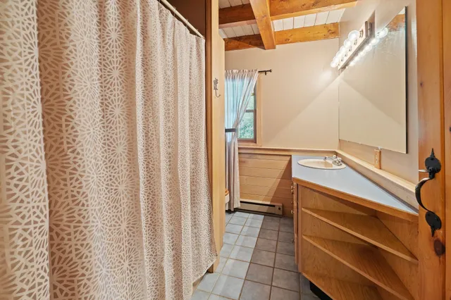 $995,500 | 830 Old Schoolhouse Road, Newbury, VT 05069