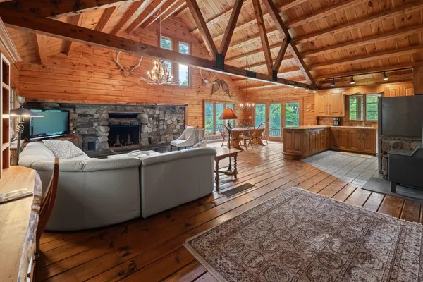 $899,000 | 830 Old Schoolhouse Road, Newbury, VT 05069