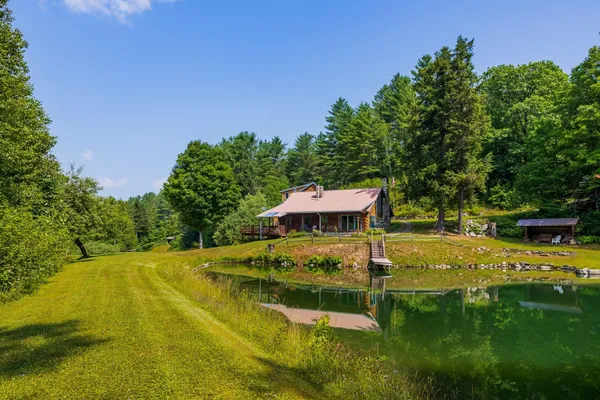 $899,000 | 830 Old Schoolhouse Road, Newbury, VT 05069