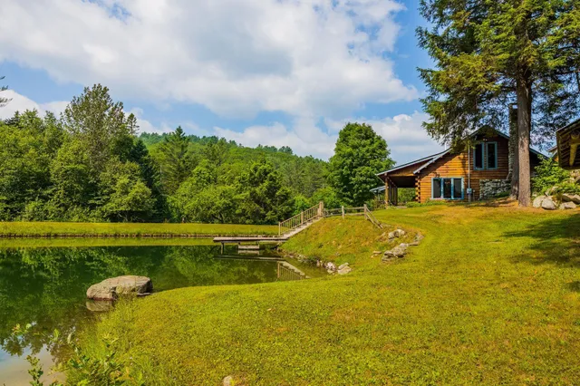 $995,500 | 830 Old Schoolhouse Road, Newbury, VT 05069