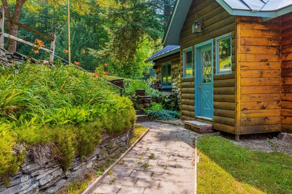 $899,000 | 830 Old Schoolhouse Road, Newbury, VT 05069