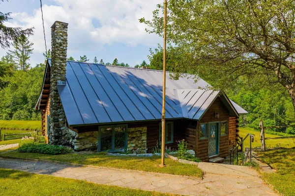 $899,000 | 830 Old Schoolhouse Road, Newbury, VT 05069