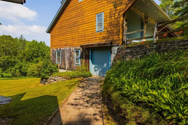 $899,000 | 830 Old Schoolhouse Road, Newbury, VT 05069