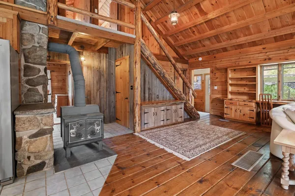 $899,000 | 830 Old Schoolhouse Road, Newbury, VT 05069