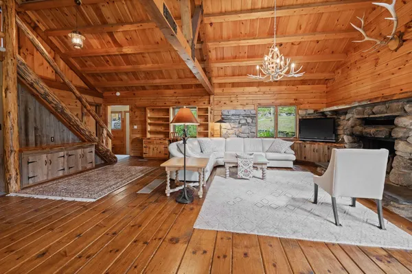 $899,000 | 830 Old Schoolhouse Road, Newbury, VT 05069