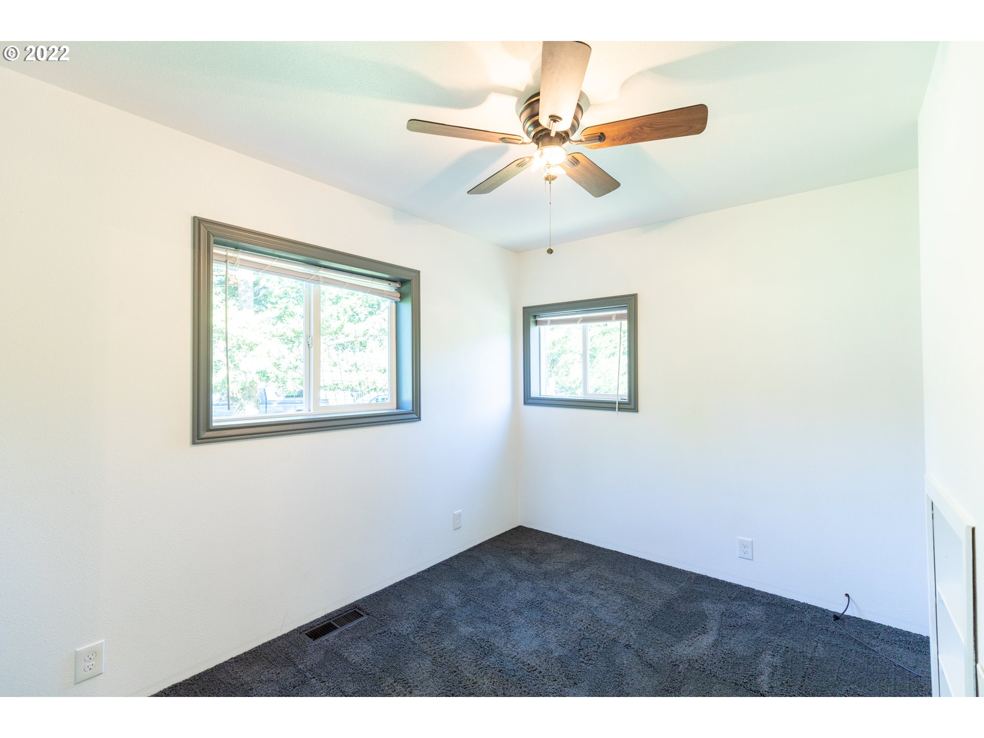 5006 Buckhorn Road Roseburg, OR 97470 - Photo 16 of 32 Bedroom, Owner's Suite