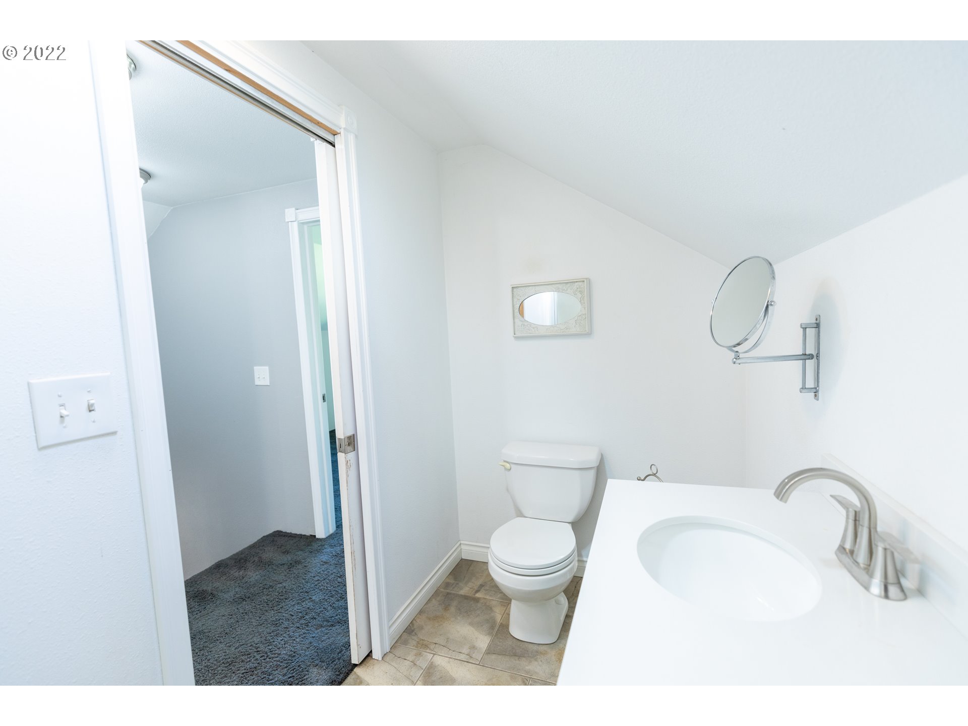 5006 Buckhorn Road Roseburg, OR 97470 - Photo 20 of 32 Bathroom