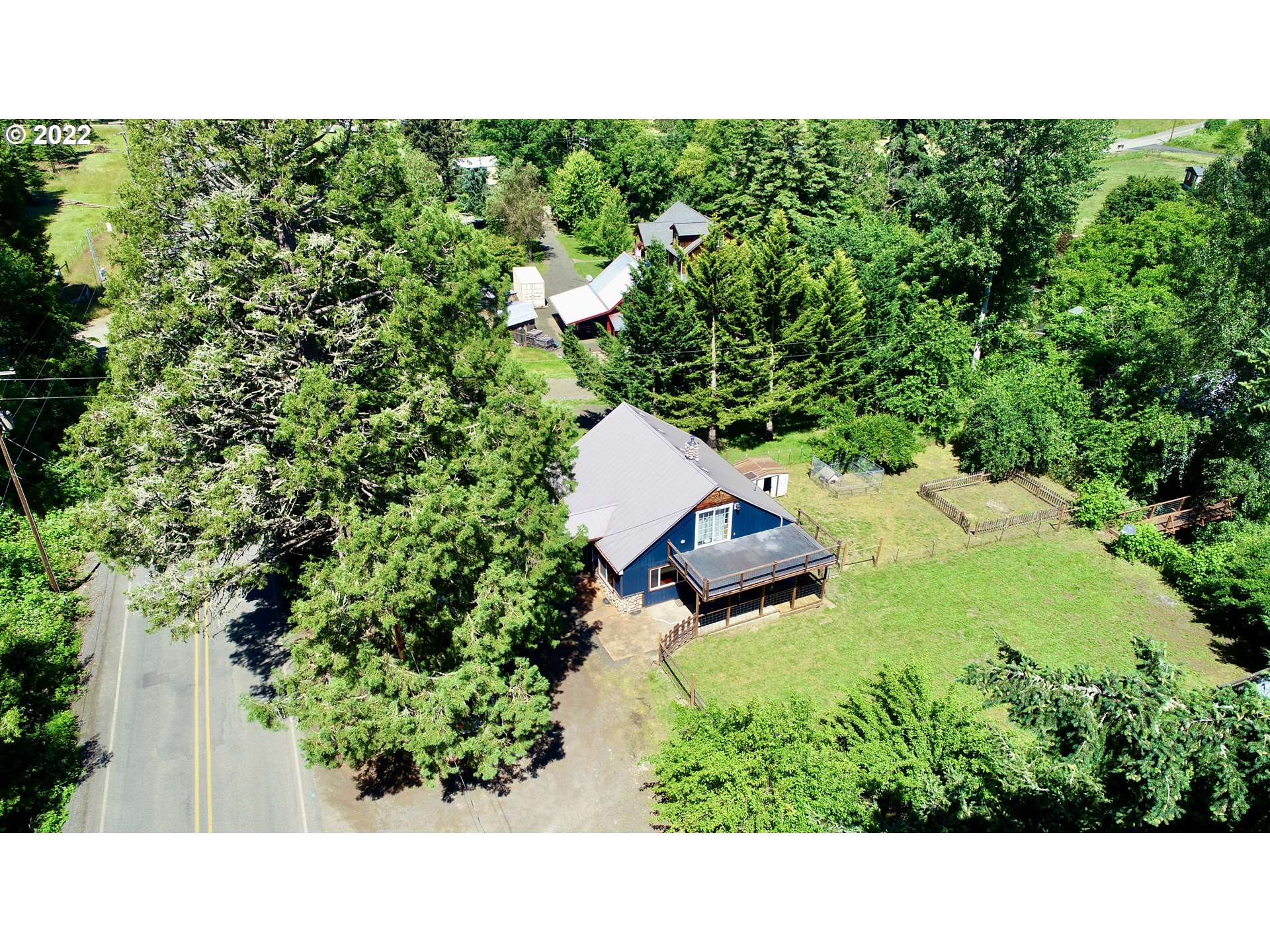 5006 Buckhorn Road Roseburg, OR 97470 - Photo 3 of 32 Gallery Image 3