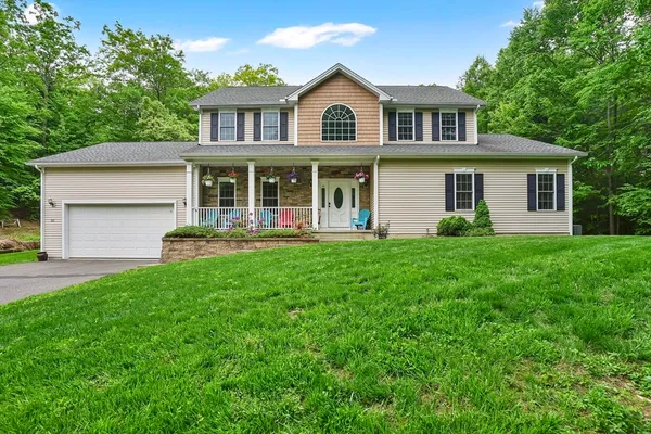 $725,000 | 32 Bissonnette Circle, Southampton, MA 01073
