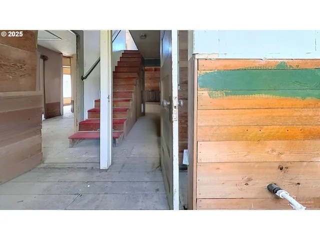 $215,000 | 202 Northeast Fulton Street, Roseburg, OR 97470