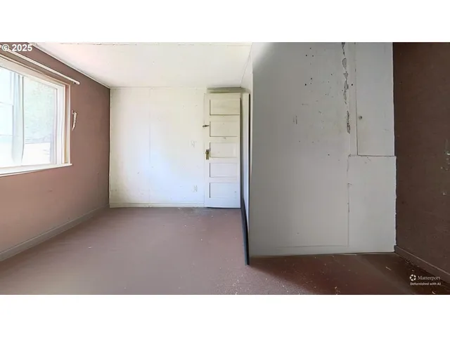 $215,000 | 202 Northeast Fulton Street, Roseburg, OR 97470