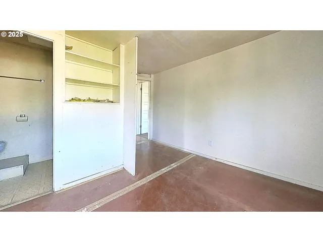 $215,000 | 202 Northeast Fulton Street, Roseburg, OR 97470