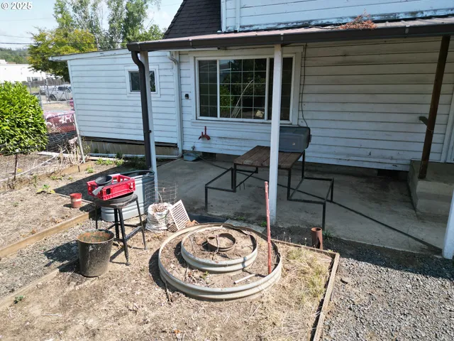 $215,000 | 202 Northeast Fulton Street, Roseburg, OR 97470