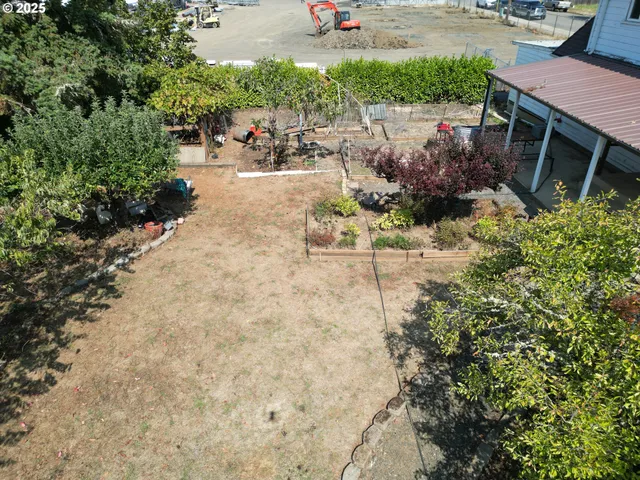 $215,000 | 202 Northeast Fulton Street, Roseburg, OR 97470