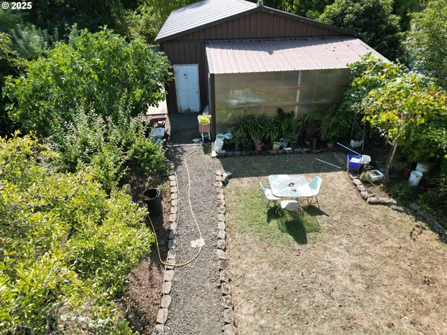 $215,000 | 202 Northeast Fulton Street, Roseburg, OR 97470