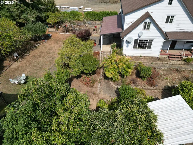 $215,000 | 202 Northeast Fulton Street, Roseburg, OR 97470