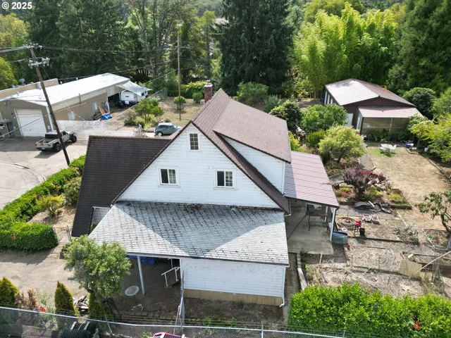 $215,000 | 202 Northeast Fulton Street, Roseburg, OR 97470