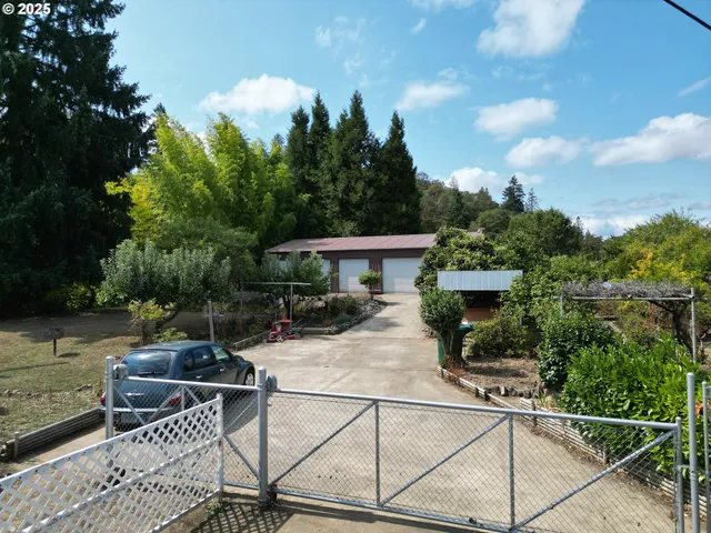 $215,000 | 202 Northeast Fulton Street, Roseburg, OR 97470