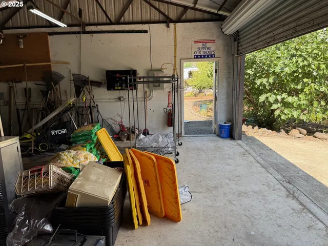 $215,000 | 202 Northeast Fulton Street, Roseburg, OR 97470