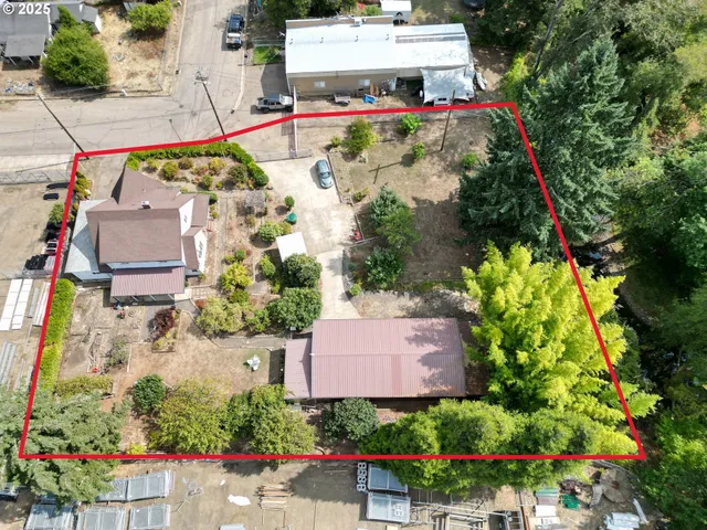 $215,000 | 202 Northeast Fulton Street, Roseburg, OR 97470