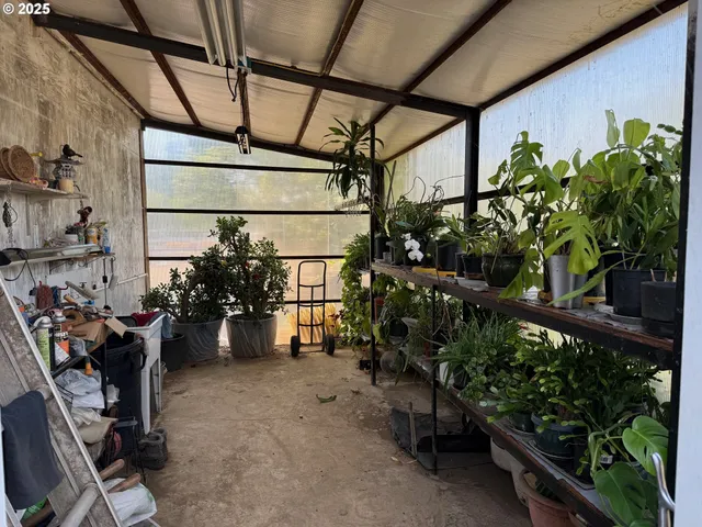 $215,000 | 202 Northeast Fulton Street, Roseburg, OR 97470