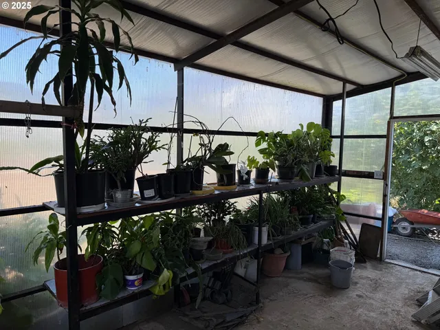 $215,000 | 202 Northeast Fulton Street, Roseburg, OR 97470