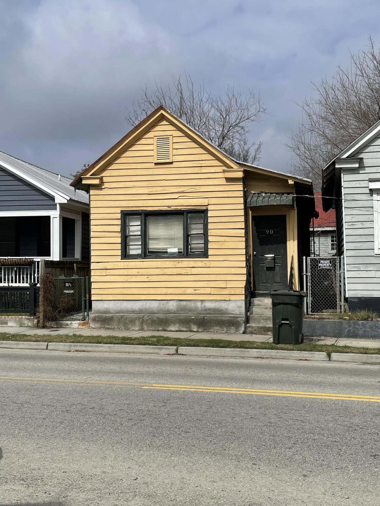 90 Romney Street Charleston, SC 29403 - Photo 2 of 10 90 Romney