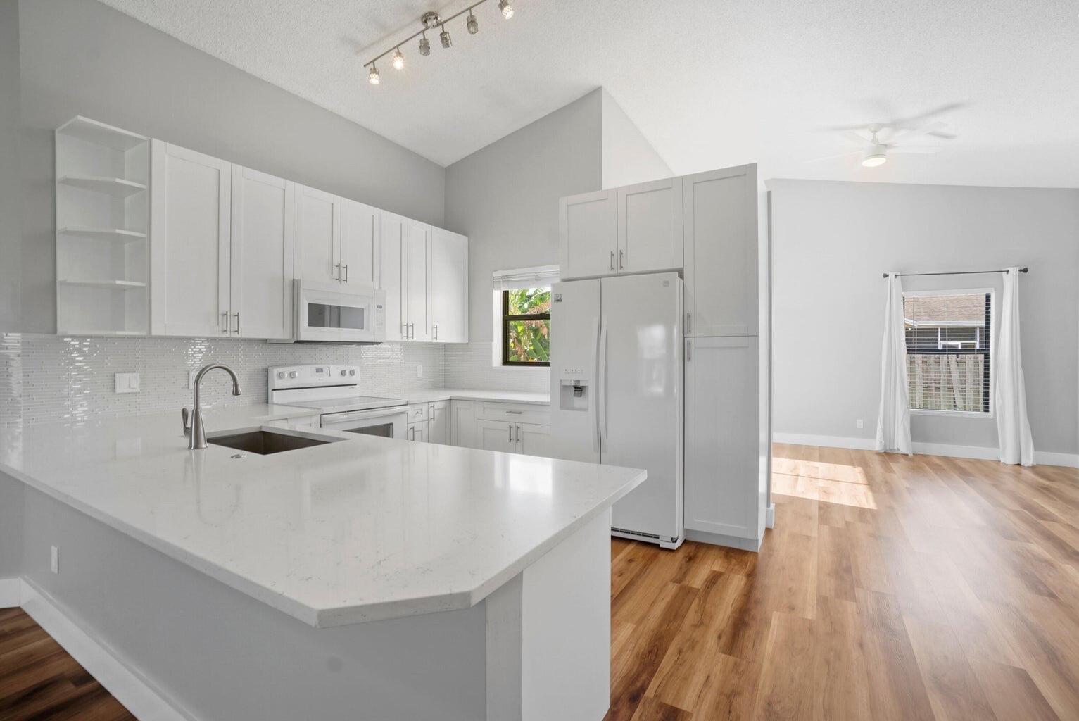 6216 Mullin Street Jupiter, FL 33458 - Photo 2 of 14 Image 10-7-23 at 1.09 PM