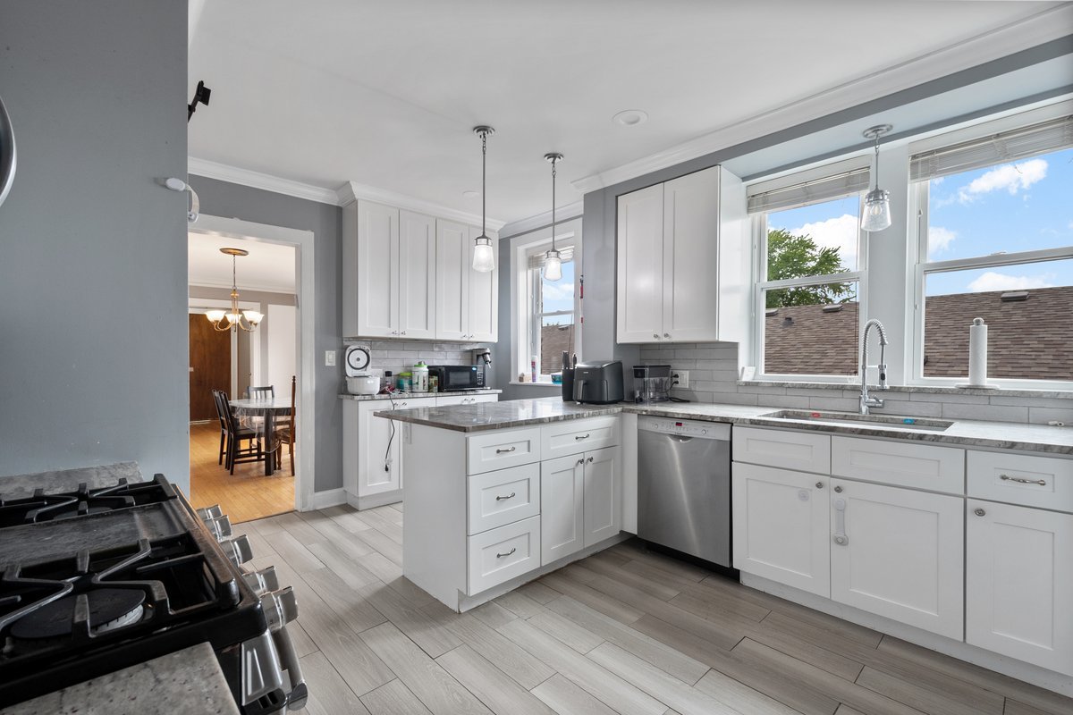 2732 West Greenleaf Avenue, Unit 3 Chicago, IL 60645 - Photo 10 of 15