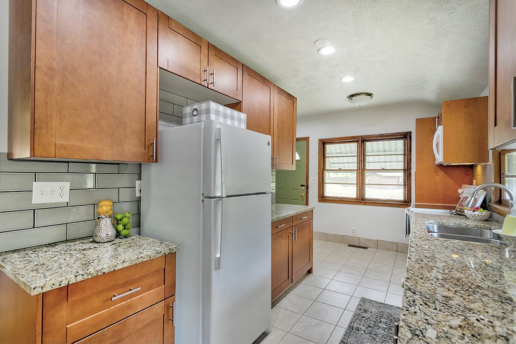 2721 Pelham Road Rockford, IL 61107 - Photo 11 of 29 Gallery Image 11