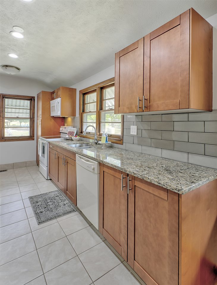 2721 Pelham Road Rockford, IL 61107 - Photo 10 of 29 Gallery Image 10
