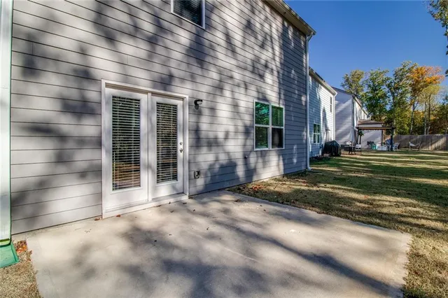 a house view with a outdoor space