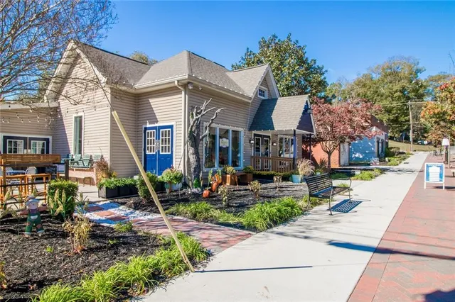 $399,000 | 6095 Hoot Owl Lane, Flowery Branch, GA 30542