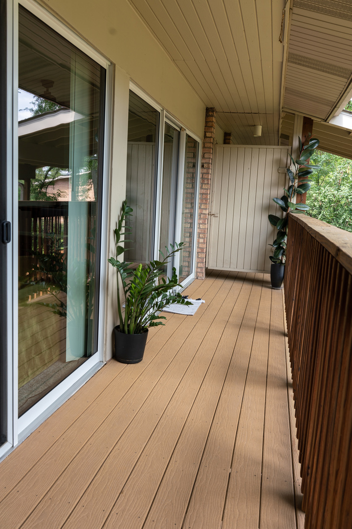 5880 Forest View Road, Unit F Lisle, IL 60532 - Photo 18 of 39 a view of outdoor space with deck and patio