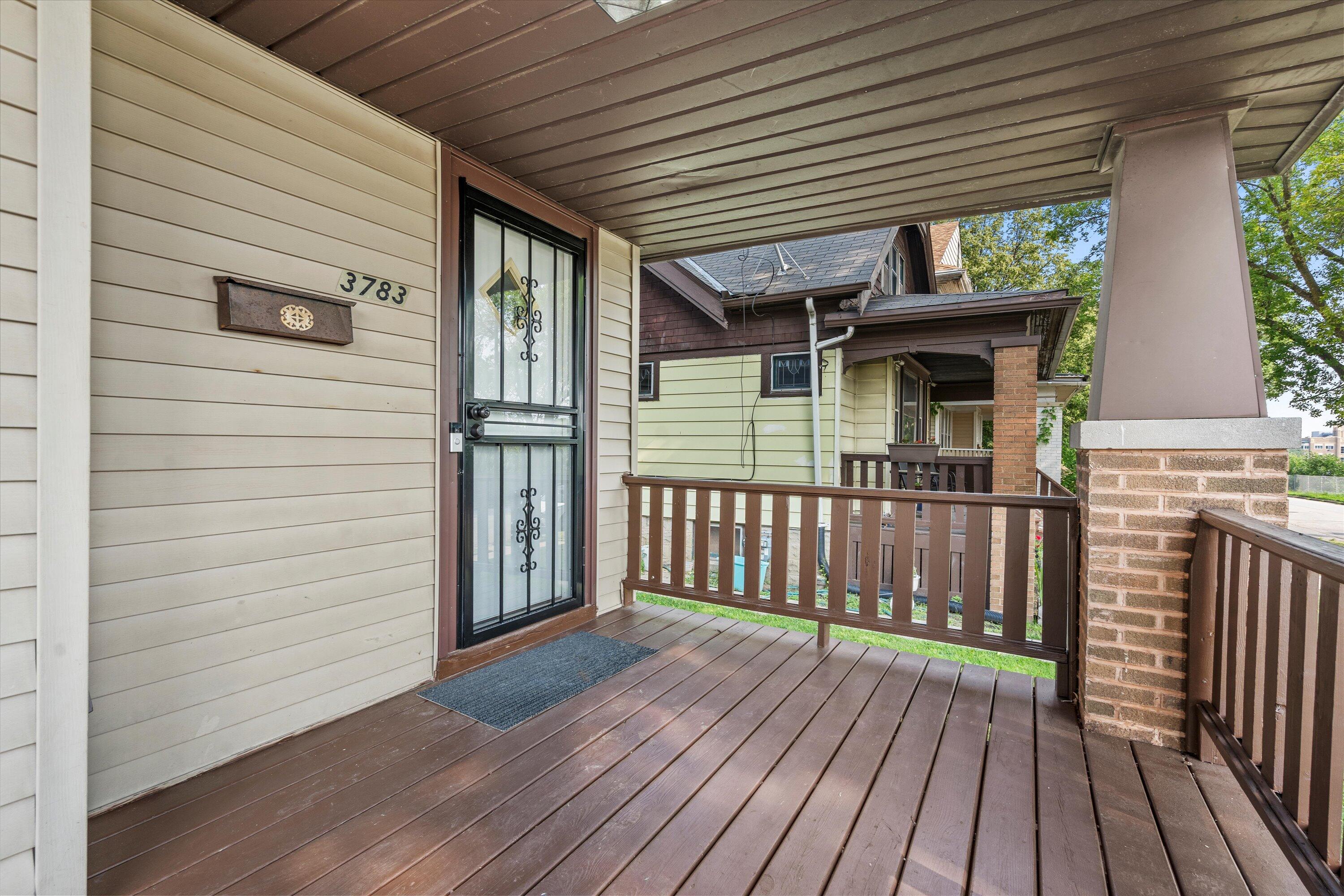 3783 North 9th Street Milwaukee, WI 53206 - Photo 3 of 28 25-DSC00123
